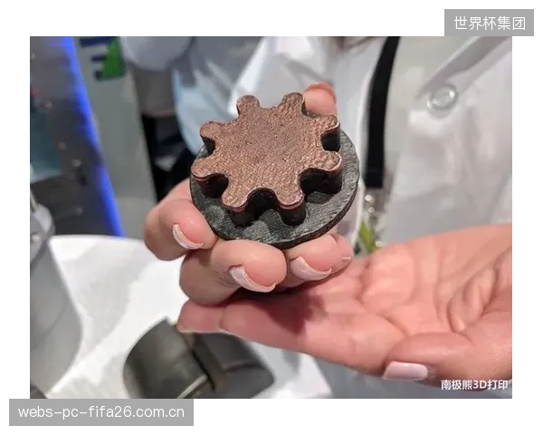 G-Form公司通过整合3D扫描与凯夫拉复合材料技术，为职业球员提供完全贴合腿型的定制护腿板，将能量吸收效率最大化